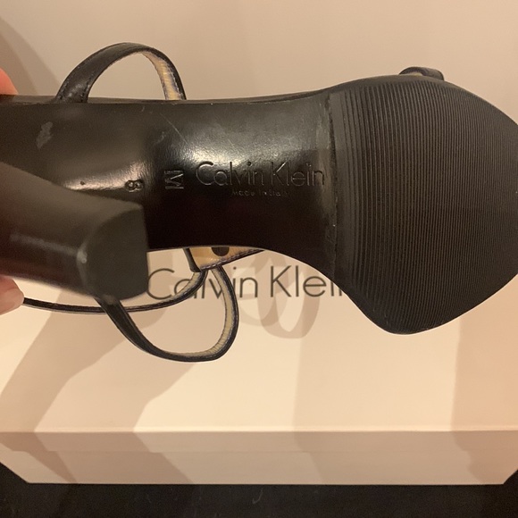 Calvin Klein Collection all leather  t-strap / ankle strap black sandal - Picture 12 of 12